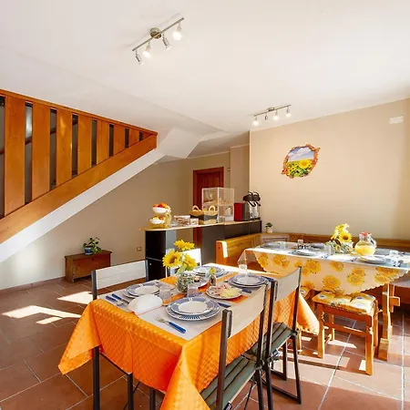 לינה וארוחת בוקר Il Girasole 3*