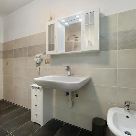 Il Girasole לינה וארוחת בוקר Donnaz