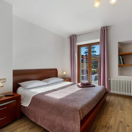 Il Girasole לינה וארוחת בוקר 3*